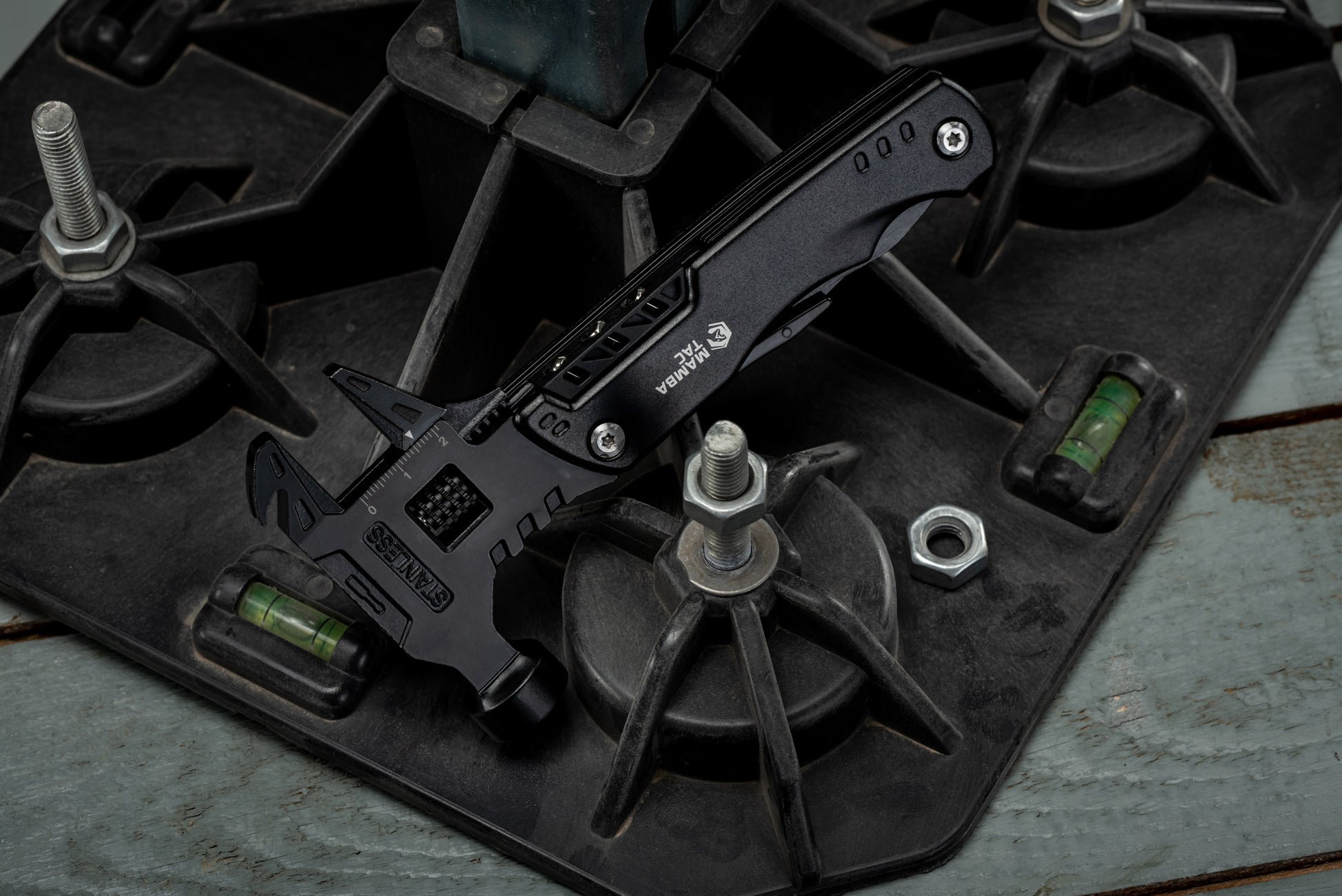 Mamba Tac - Axe Cracker Multitool 20 in 1 - Black