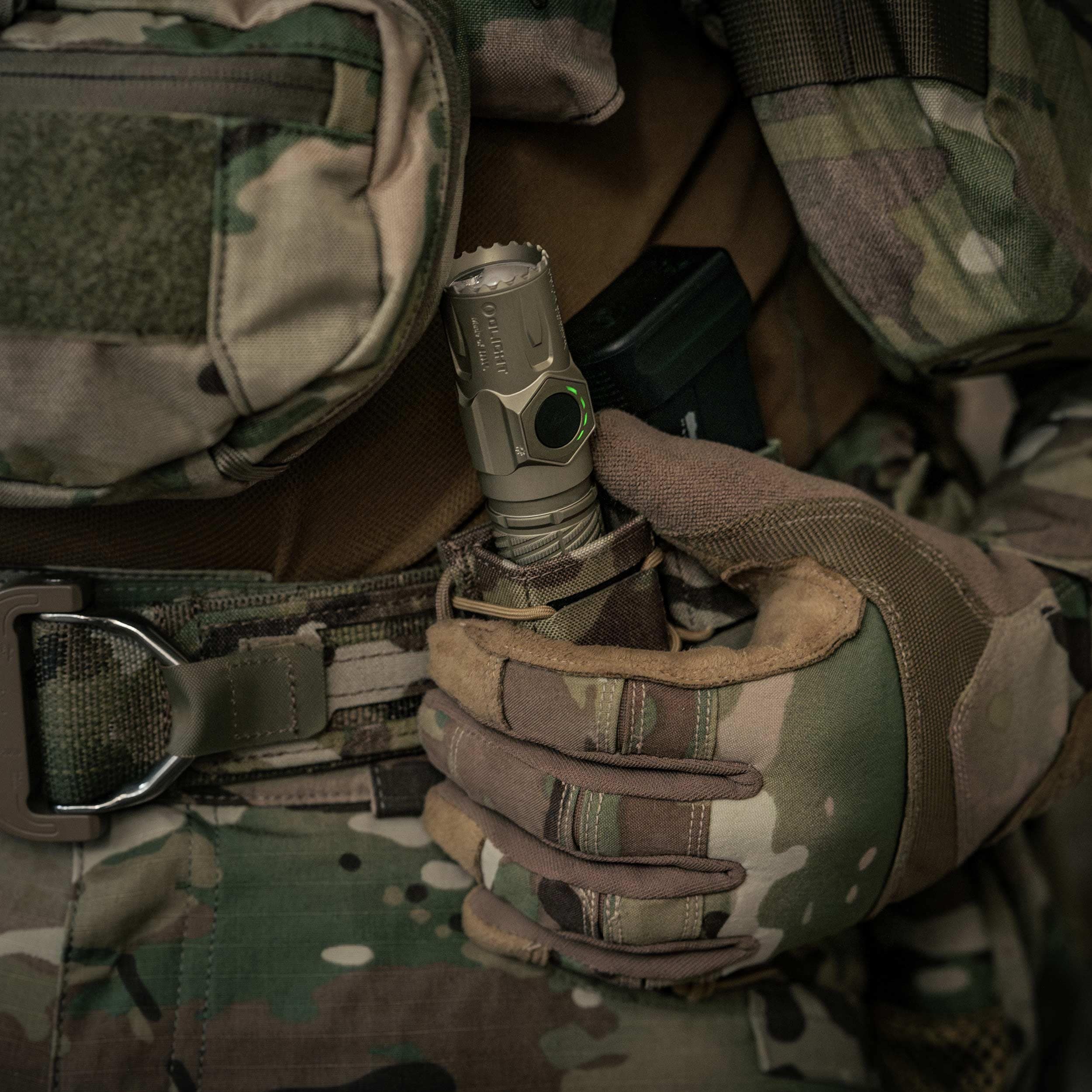 Olight - Warrior Ultra Olive Green taktische Taschenlampe - 2500 Lumen