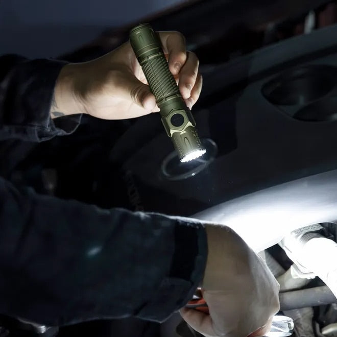 Olight - Warrior Ultra Olive Green taktische Taschenlampe - 2500 Lumen