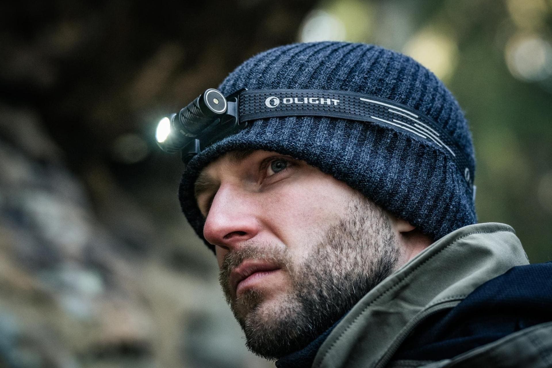 Olight - Perun 3 Mini Cool White Black Stirn- und Winkeltaschenlampe mit Stirnband - 1250 Lumen