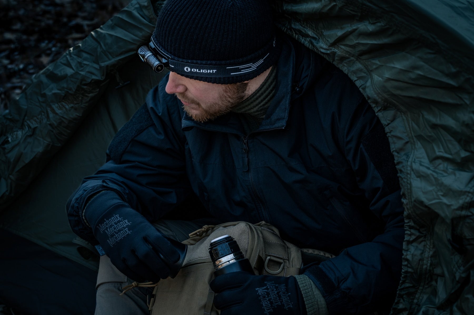 Olight - Perun 3 Mini HCRI Neutral White Black - Kopf- und Winkeltaschenlampe mit Stirnband - 920 Lumen