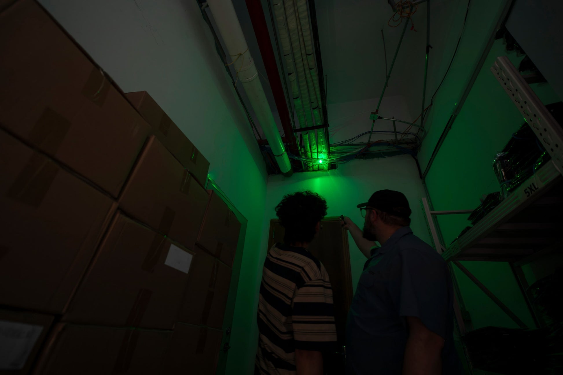 Olight - ArkPro Class 1 Cool White Phantom Squadron Taschenlampe - 1500 Lumen