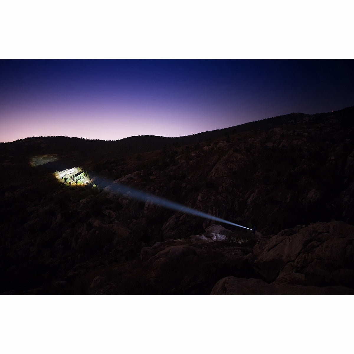 Olight - Marauder 2 Cool White Akku-Taschenlampe - 14000 Lumen, Reichweite 800 m